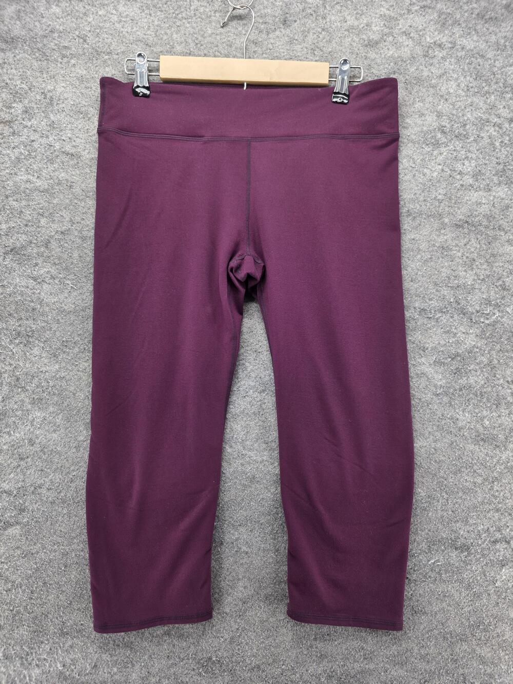 Fabletics Leggings Womens L Purple Capri Yoga Stretch Elastic Waist 21 Inseam